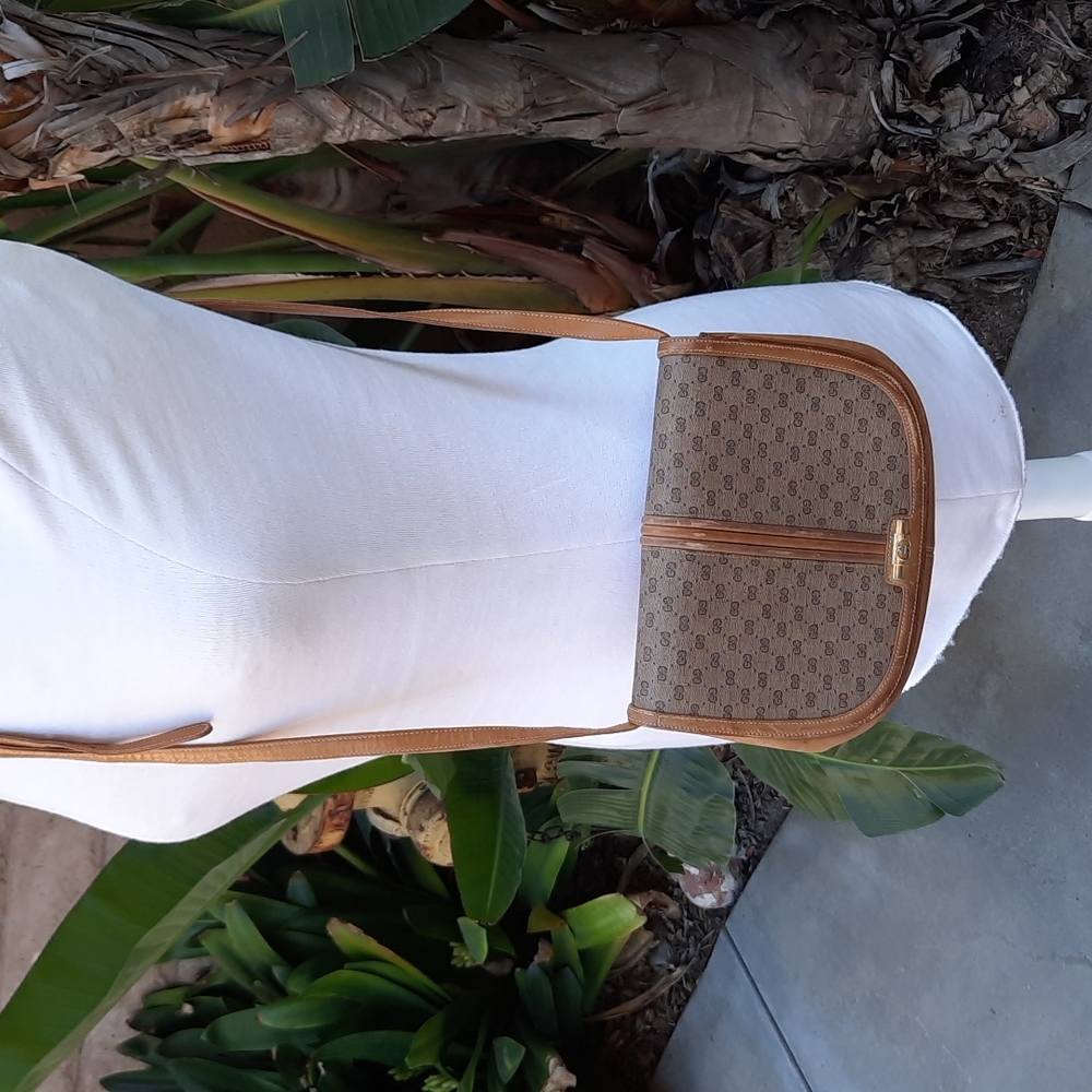 Gucci vintage  brown GG Monogram leather crossbody bag purse